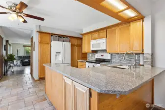 ~Durable Top of the Line Quartz Countertops & White Appliances~