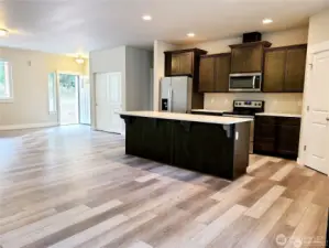 Photo of same floor plan, different build. Features may vary.