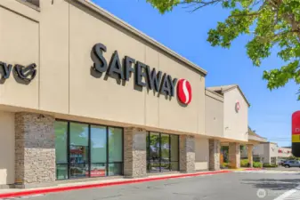 Close proximity to all amenities, restaurants and shopping.
