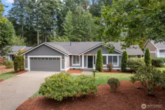 ~Welcome Home to this Pristine Rambler in the Highly Sought-After Gig Harbor Neighborhood~