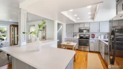 All appliances stay!