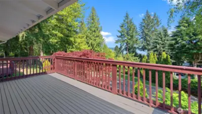 The best of both worlds! Gorgeous water views, as well as being wonderfully shaded in the late afternoon, it's your ideal retreat.