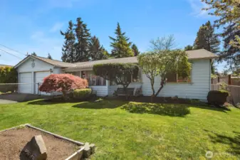 Mid-Century gem in desirable Canyon Park