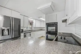 Kitchen all appliances stay