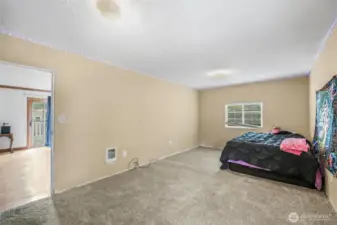 Bonus Spacious Bd