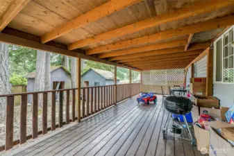 Back cover deck