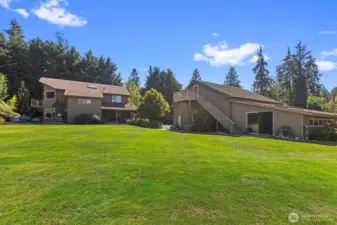 Home and garage/shop with large bonus room