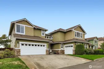 EXCELLENT CONDITION – BRAND NEW ROOF & GUTTERS, FRESH PAINT, PROFESSIONALLY CLEANED, FURNACE & A/C INSPECTED-SERVICED.