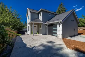 A gorgeous new construction home by a local, quality builder who offers both a builders warranty and a blue tape walk through to ensure your investment is protected!