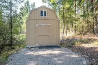 8x10 TuffShed with locking door and floor.