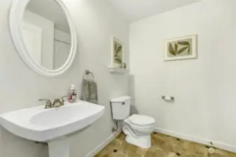 Guest bath on the main floor