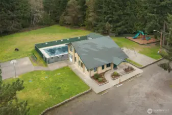 Community pool