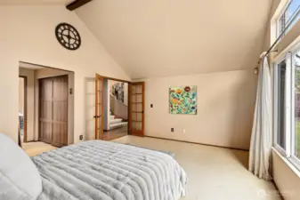 This space is definitely large enough for large furniture!