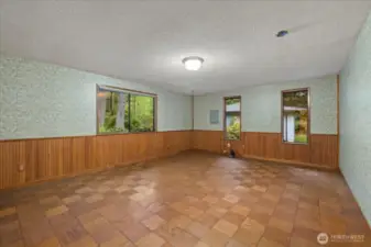 Den/Office great homeschool room potential, excercise room, billiards room, or oversized office. This room could easily be closed off for privacy.