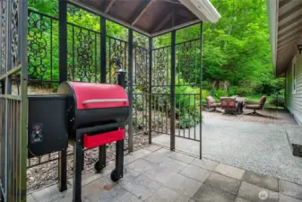 BackyaBBrd BBQ area