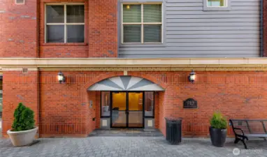 Entrance to building is between 910 and 960 Harris Ave. The lobby door can be opened with a fob.
