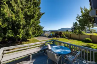 Beautiful views of the foothills and Mount Baker.