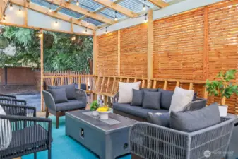 Large deck space with easy access off kitchen & dining area.