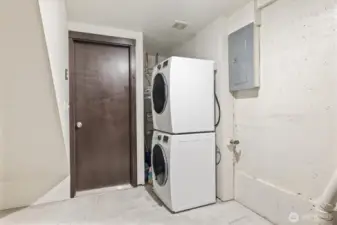 W/D in the attached garage