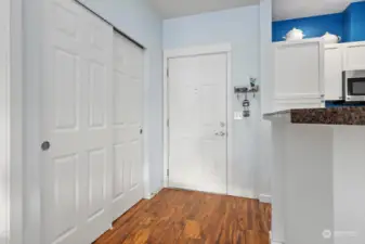 Entry/Closet