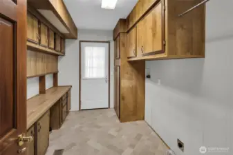 Spacious utility room with ample storage!