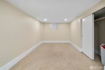 Second downstairs bedroom.