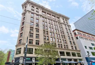 Own a pied-a-terre in the historic Seaboard Building in the heart of Westlake