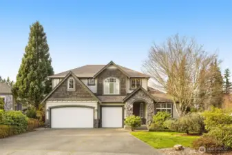 3 bedrooms + Bonus + Loft + Office in this Remington Heights 2 story built by Pageantry Homes in 2006.