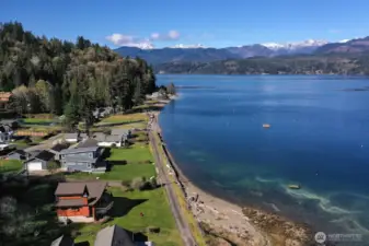 Side view of home w/ great beach for harvesting oysters!