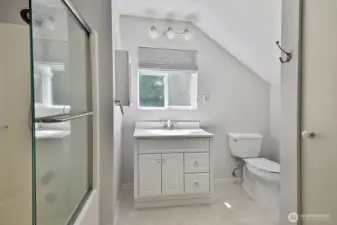 Full Bath in Apartment
