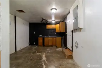 Old Garage/Shop