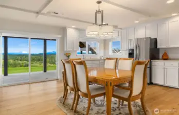 Apartment Dining area with Walk Out