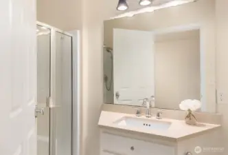 Apartment Full Bath