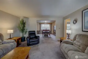 Spacious living room