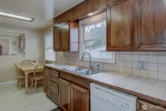 Very functional eat-in kitchen