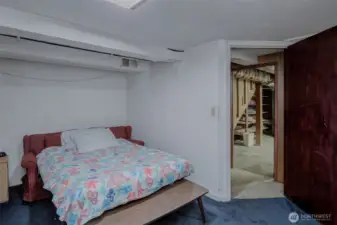 Lower level bonus room