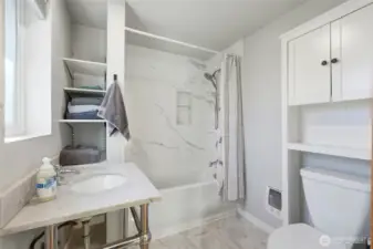 Second full bath off of primary