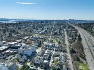 Easy commute to downtown and University of Washington