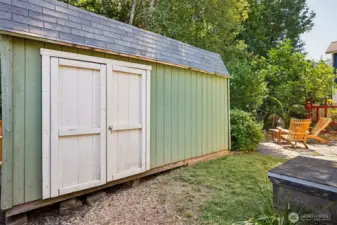 This 10 x 16 shed is the perfect size to tuck away all your tools, gear, and storage.