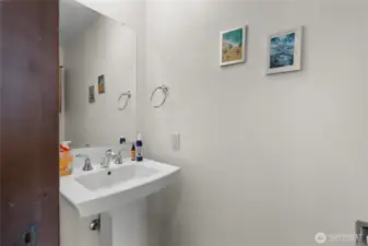 main level 1/2 bath