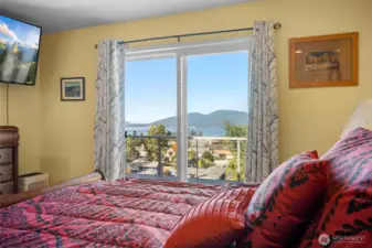 Primary suite offers more amazing views.