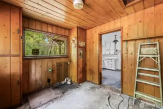 Utility room with washer & dryer hook ups, just off the kitchen.
