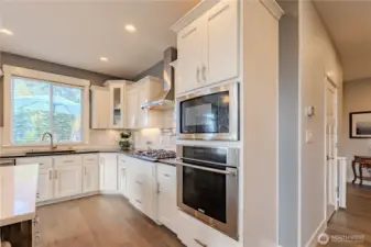 Kitchen- Built in Oven