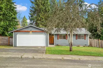 Welcome to this 3-bedroom, 2-bathroom rambler ideally located near several schools, downtown Lake Stevens, the Centennial Trail, & everyday amenities!