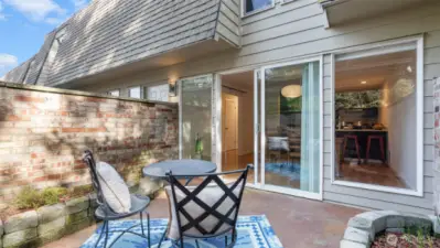 Private patio, effect for entertaiing