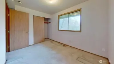 2nd bedroom