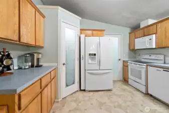 all appliances stay with the home.