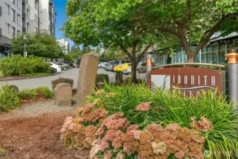 Just minutes away from Juanita Beach Park, and all your favorite restaurants in the Village.