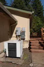 Gas generator