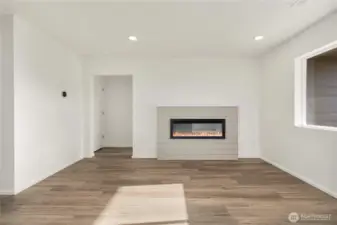 DISCLAIMER:PHOTOS ARE INFORMATIONAL PURPOSES ONLY. Photos are from another Sutherland in community, options, upgrades, colors, and/or other features may vary